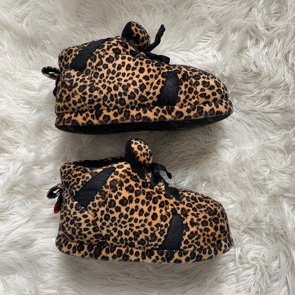 Plush Cheetah Print Slippers - Picture 2 of 3